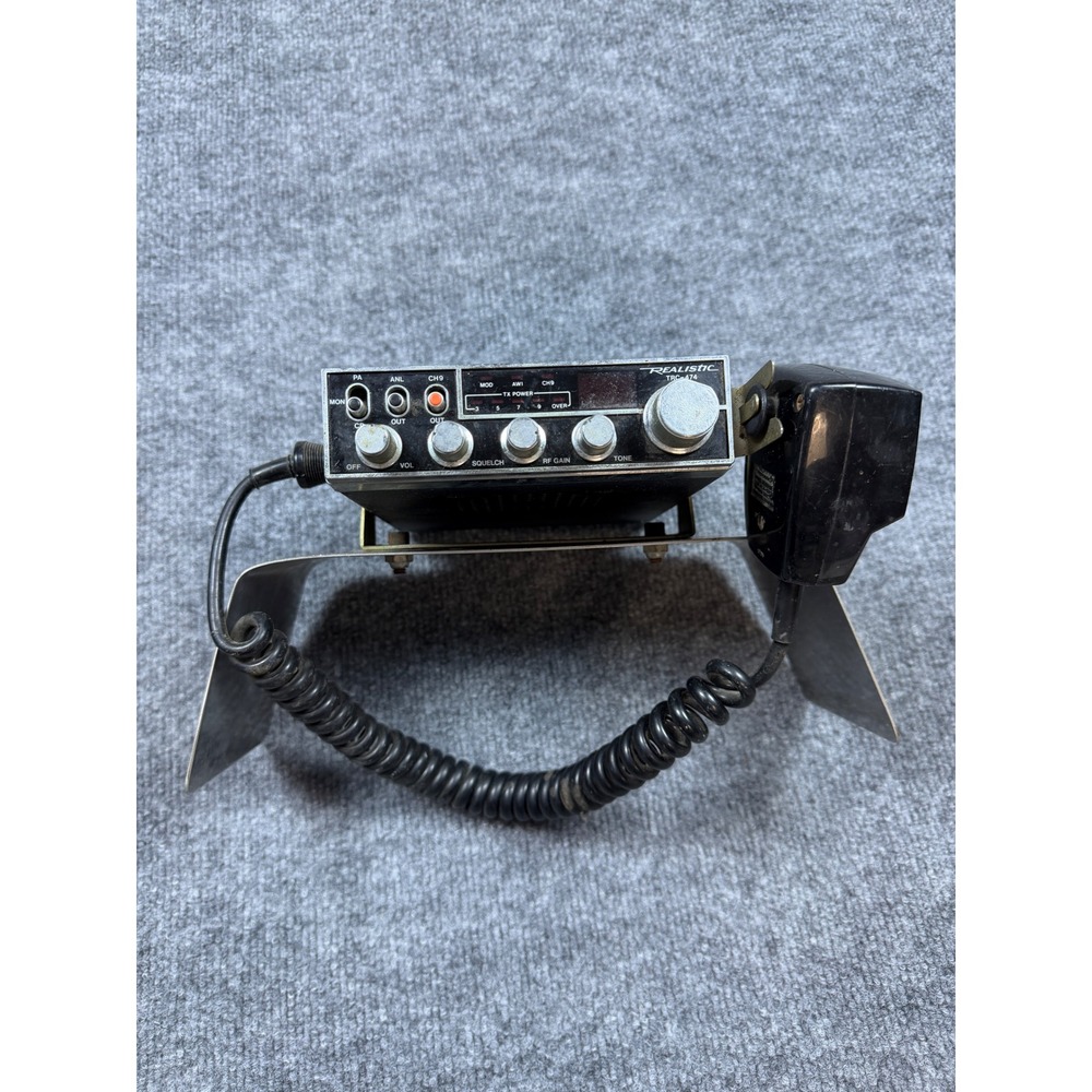 Realistic TRC-474 40 Channel CB Radio Transceiver 21-1539 with Mic‎ and Bracket